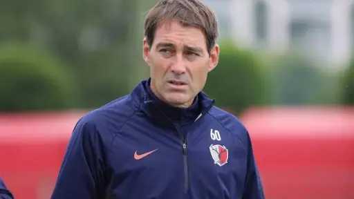 الفريق الأول