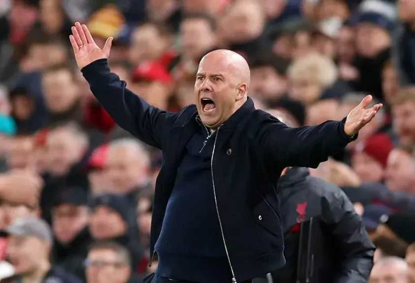 عربي وعالمي