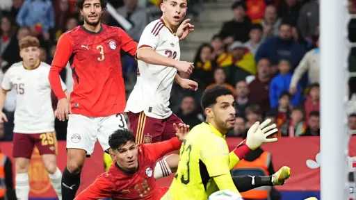 الفريق الأول