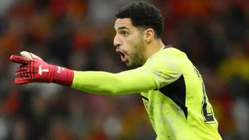 الفريق الأول