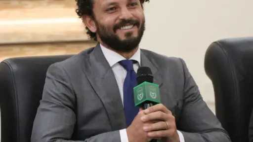 الفريق الأول