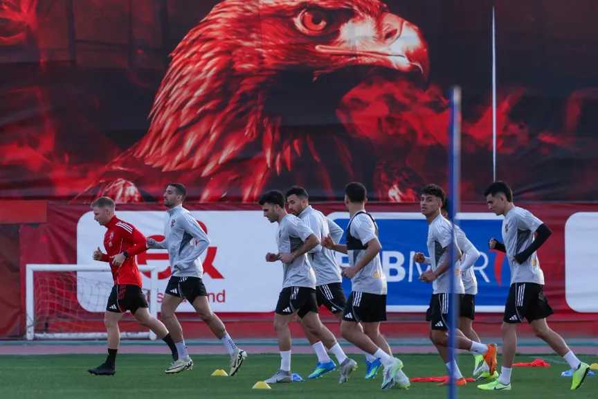 الفريق الأول