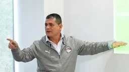 الفريق الأول