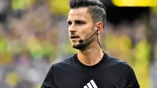 الفريق الأول