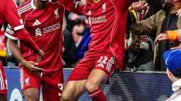 محمد صلاح يتألق في مباراته...
