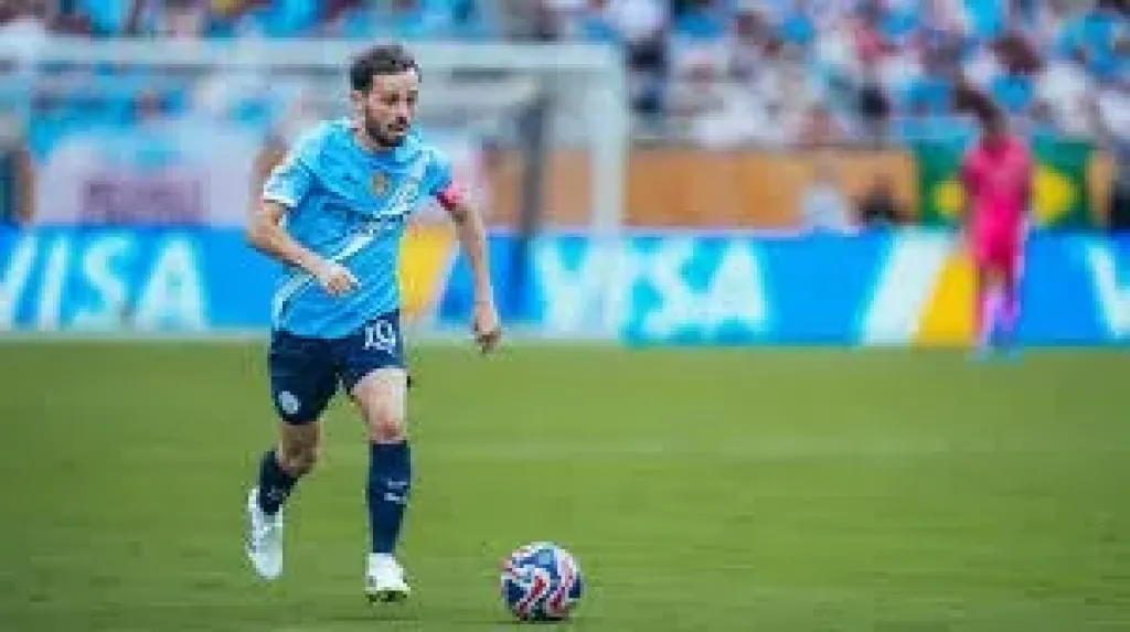مورينيو يطلب ضم برناردو سيلفا إلى ريال مدريد في صفقة مجانية 
