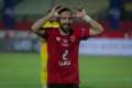 لاعبو الاهلي يفاجئون علي معلول